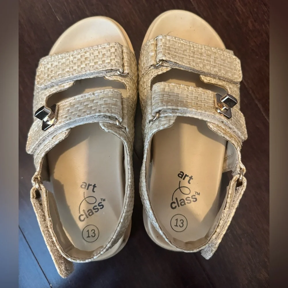 Woven style sandals - Picture 2 of 3